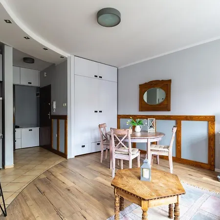 Stare Apartment *